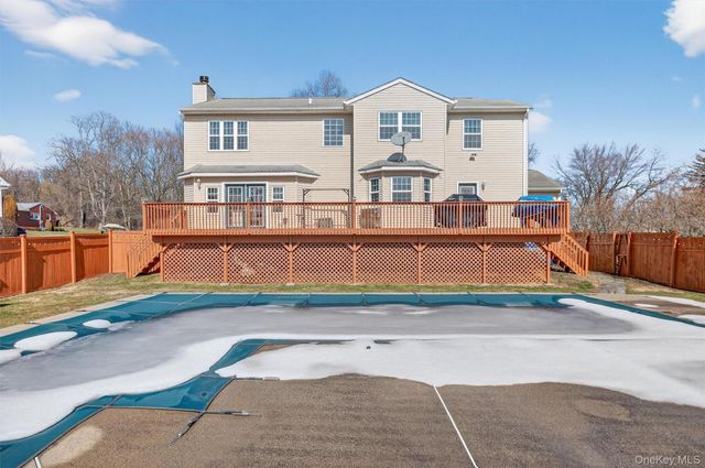 3 Windsor Garden Drive, New Windsor, NY 12553