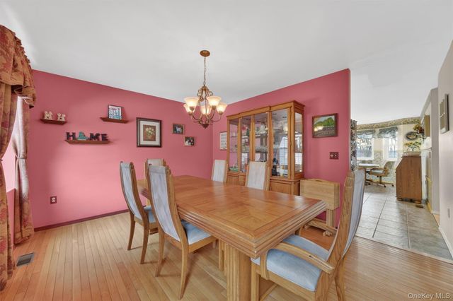 3 Windsor Garden Drive, New Windsor, NY 12553