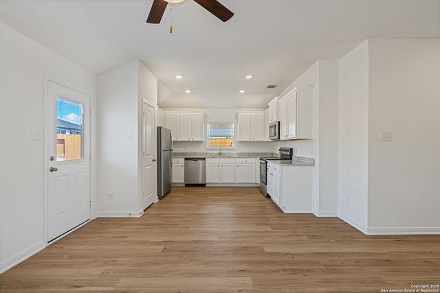 16044 Imes Way, Lytle, TX 78052