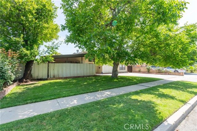 19516 Blythe Street, Reseda (los Angeles), CA 91335