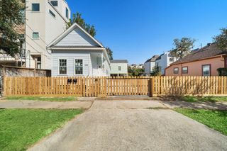 1414 Shearn Street B, Houston, TX 77007