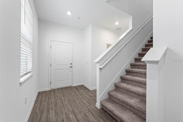 4692 INNER WORLD LANE, Wesley Chapel, FL 33543