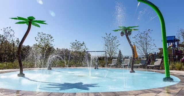 4692 INNER WORLD LANE, Wesley Chapel, FL 33543