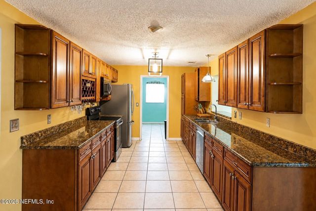 10 BLACKBURN Place, Palm Coast, FL 32137