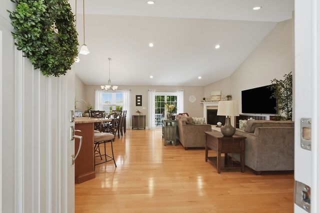 1001 Bayberry Drive, Dighton, MA 02715