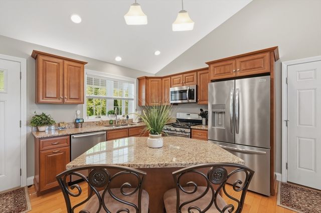 1001 Bayberry Drive, Dighton, MA 02715