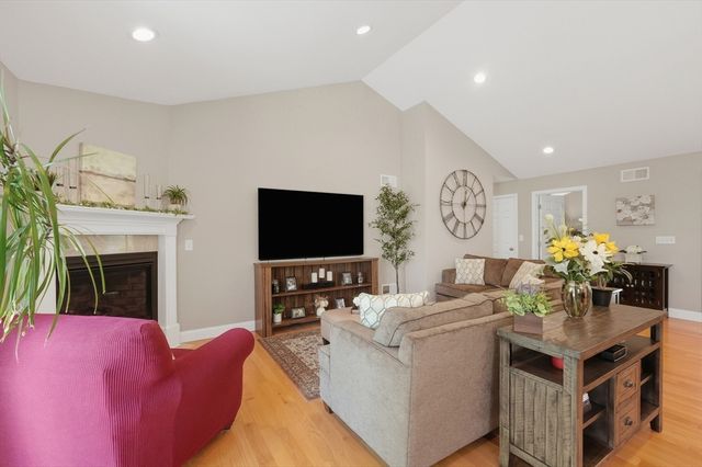 1001 Bayberry Drive, Dighton, MA 02715
