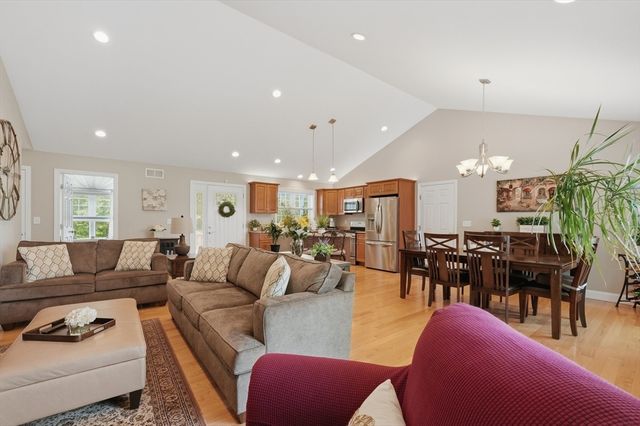 1001 Bayberry Drive, Dighton, MA 02715