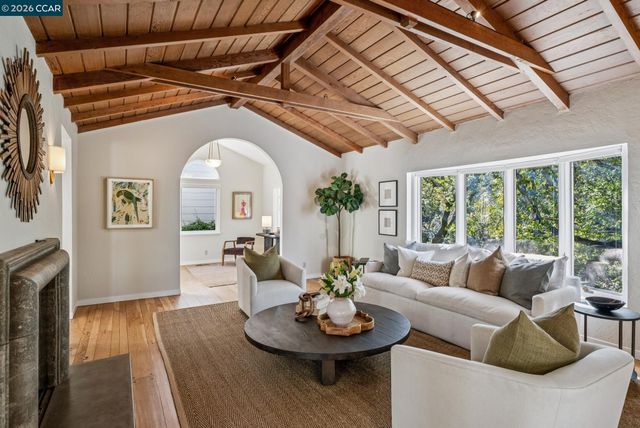 11 EL CAMINITO, Orinda, CA 94563