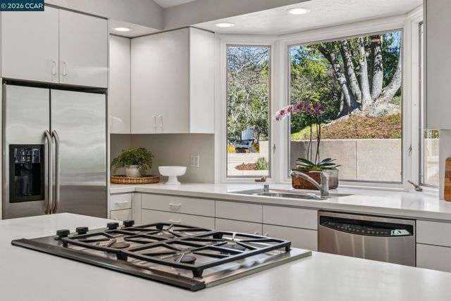 11 EL CAMINITO, Orinda, CA 94563