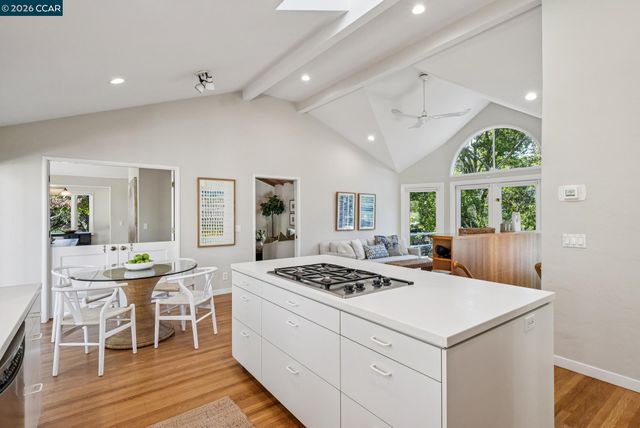 11 EL CAMINITO, Orinda, CA 94563