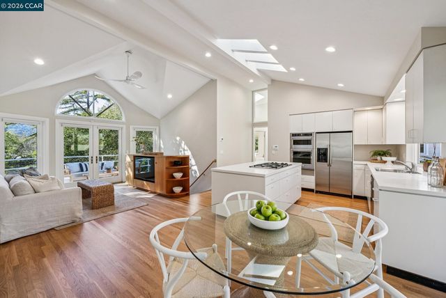 11 EL CAMINITO, Orinda, CA 94563