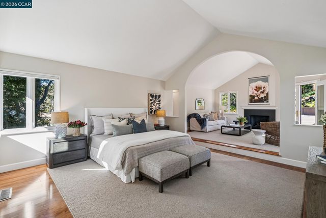 11 EL CAMINITO, Orinda, CA 94563