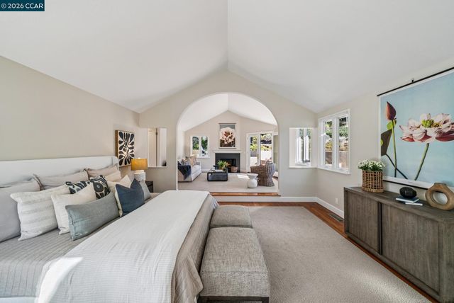 11 EL CAMINITO, Orinda, CA 94563