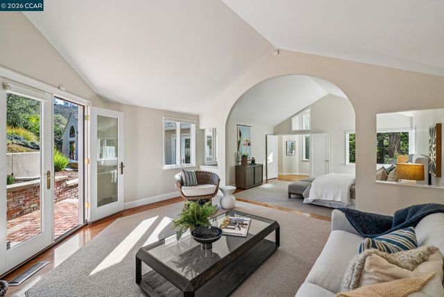 11 EL CAMINITO, Orinda, CA 94563