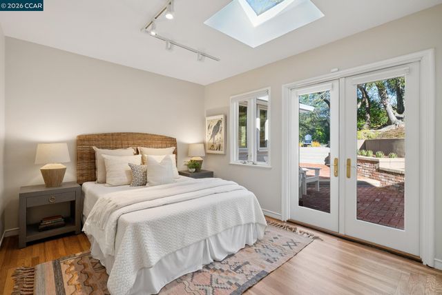 11 EL CAMINITO, Orinda, CA 94563