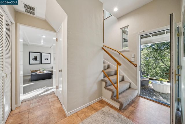 11 EL CAMINITO, Orinda, CA 94563