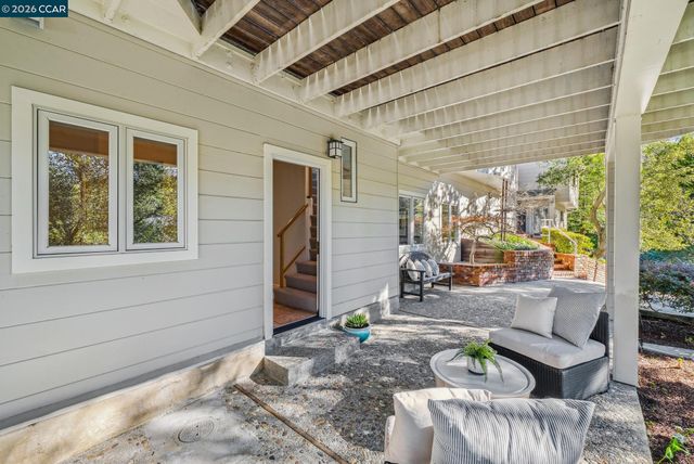 11 EL CAMINITO, Orinda, CA 94563