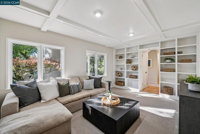 11 EL CAMINITO, Orinda, CA 94563