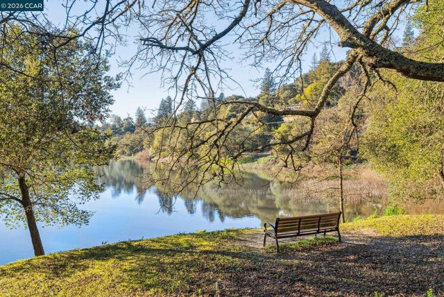 11 EL CAMINITO, Orinda, CA 94563