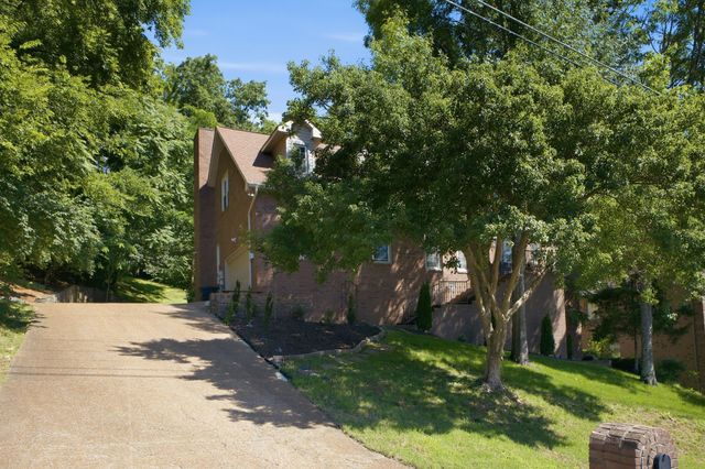 128 Spy Glass Way, Hendersonville, TN 37075