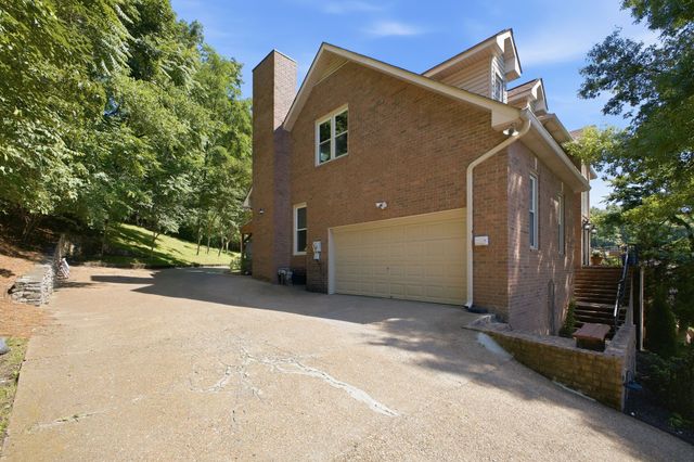 128 Spy Glass Way, Hendersonville, TN 37075