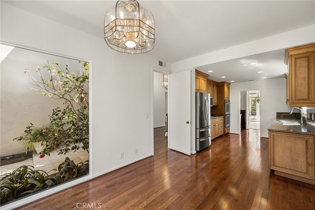 5 Rue Fontainbleau, Newport Beach, CA 92660