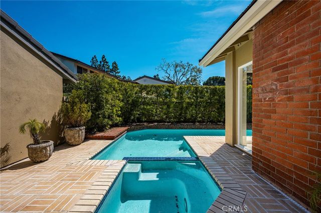 5 Rue Fontainbleau, Newport Beach, CA 92660