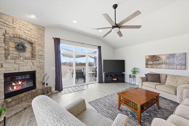 S70W15775 Sandalwood DRIVE, Muskego, WI 53150