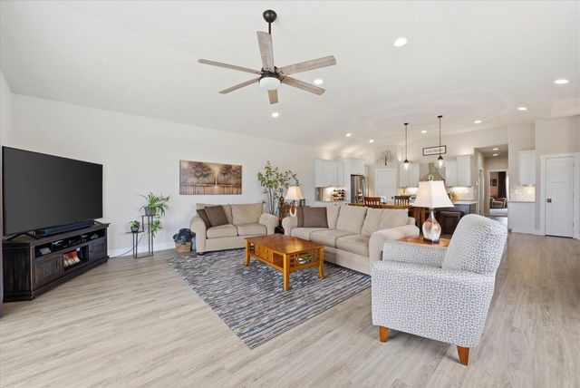 S70W15775 Sandalwood DRIVE, Muskego, WI 53150