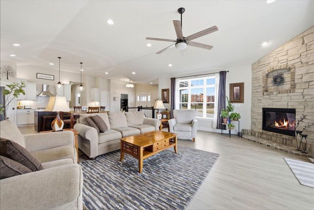 S70W15775 Sandalwood DRIVE, Muskego, WI 53150