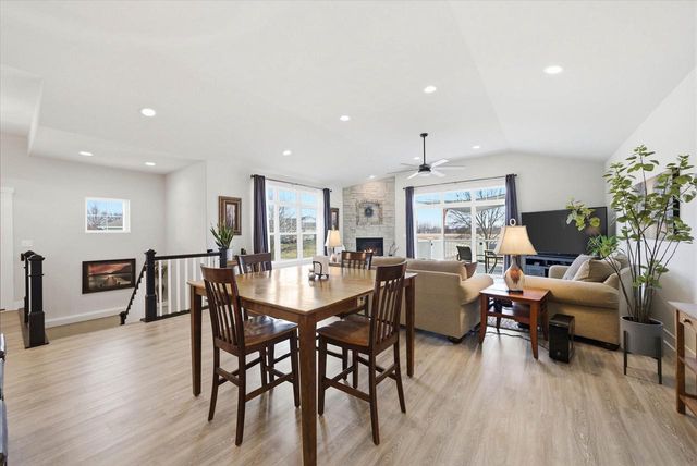 S70W15775 Sandalwood DRIVE, Muskego, WI 53150
