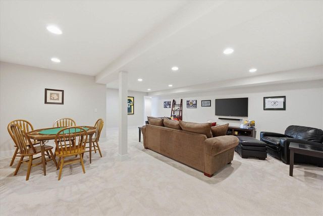S70W15775 Sandalwood DRIVE, Muskego, WI 53150