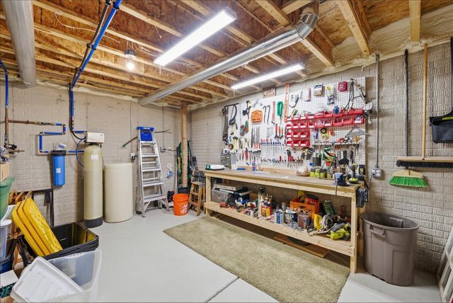 S70W15775 Sandalwood DRIVE, Muskego, WI 53150