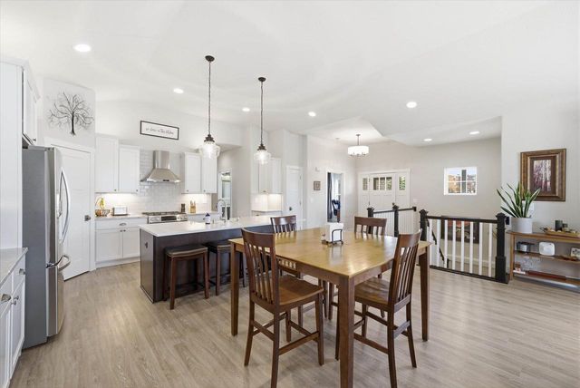 S70W15775 Sandalwood DRIVE, Muskego, WI 53150
