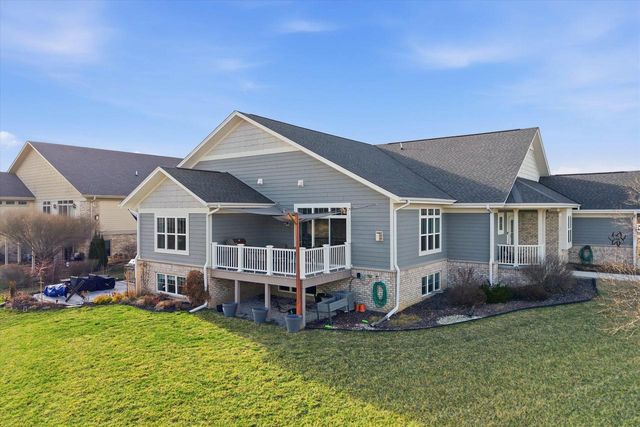 S70W15775 Sandalwood DRIVE, Muskego, WI 53150
