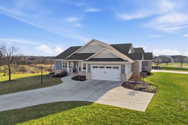S70W15775 Sandalwood DRIVE, Muskego, WI 53150