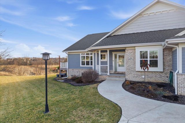 S70W15775 Sandalwood DRIVE, Muskego, WI 53150