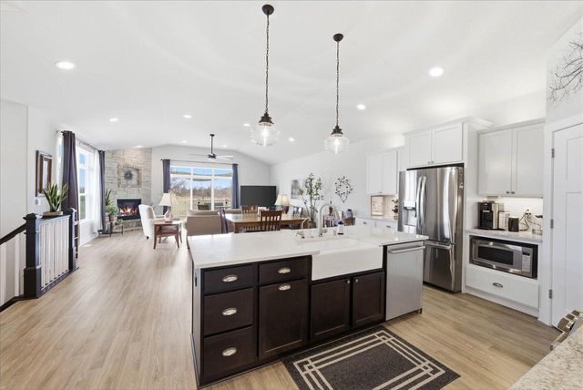 S70W15775 Sandalwood DRIVE, Muskego, WI 53150