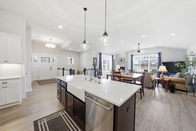 S70W15775 Sandalwood DRIVE, Muskego, WI 53150