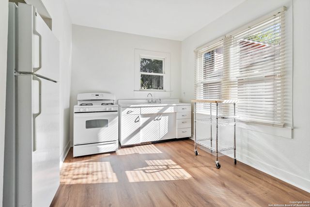 749 E ASHBY PL, San Antonio, TX 78212