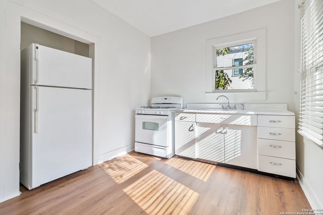 749 E ASHBY PL, San Antonio, TX 78212