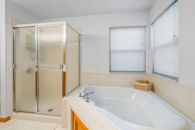 8910 SEDONA Court, Lewis Center, OH 43035