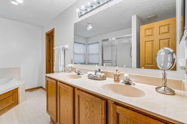 8910 SEDONA Court, Lewis Center, OH 43035