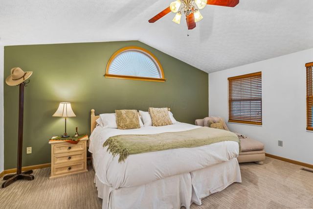 8910 SEDONA Court, Lewis Center, OH 43035