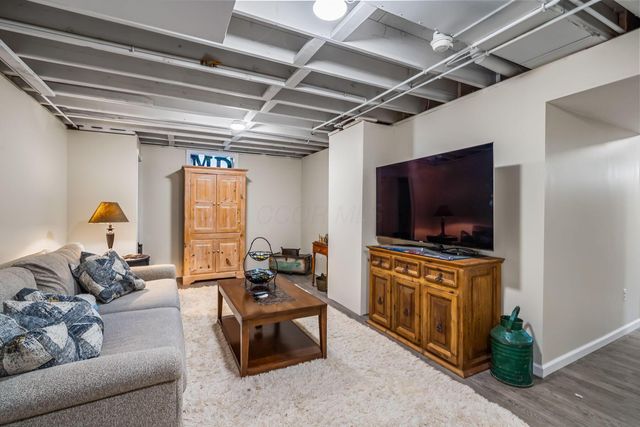 8910 SEDONA Court, Lewis Center, OH 43035