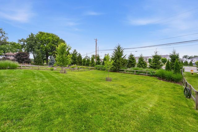 8910 SEDONA Court, Lewis Center, OH 43035