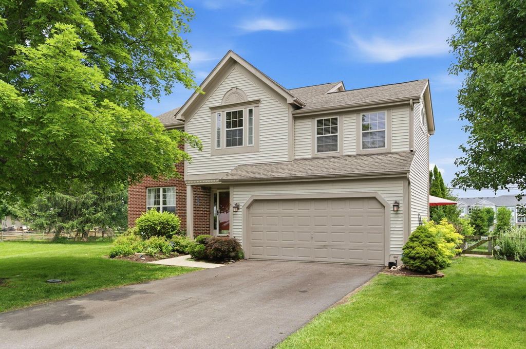 8910 SEDONA Court, Lewis Center, OH 43035
