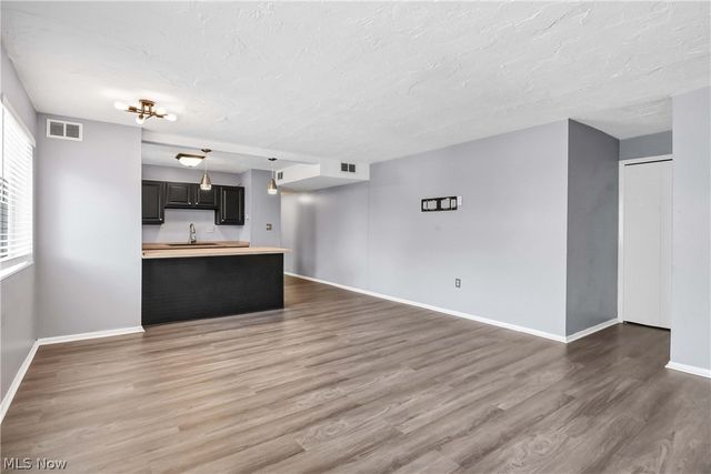 12029 Clifton Boulevard 204, Lakewood, OH 44107