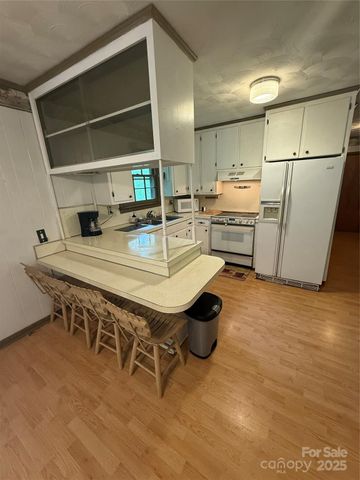 4730 16th Street Drive NE, Hickory, NC 28602